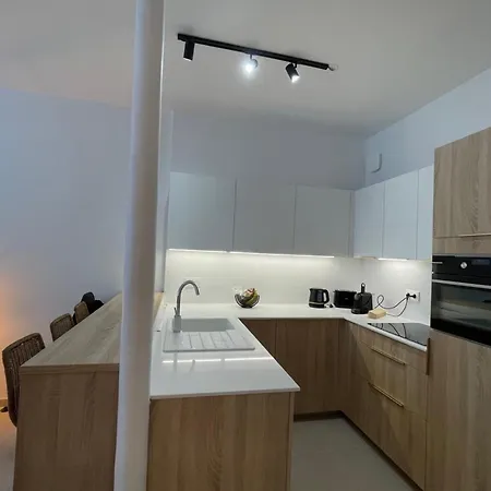 Comfortable Just Steps From The Sea Appartement *